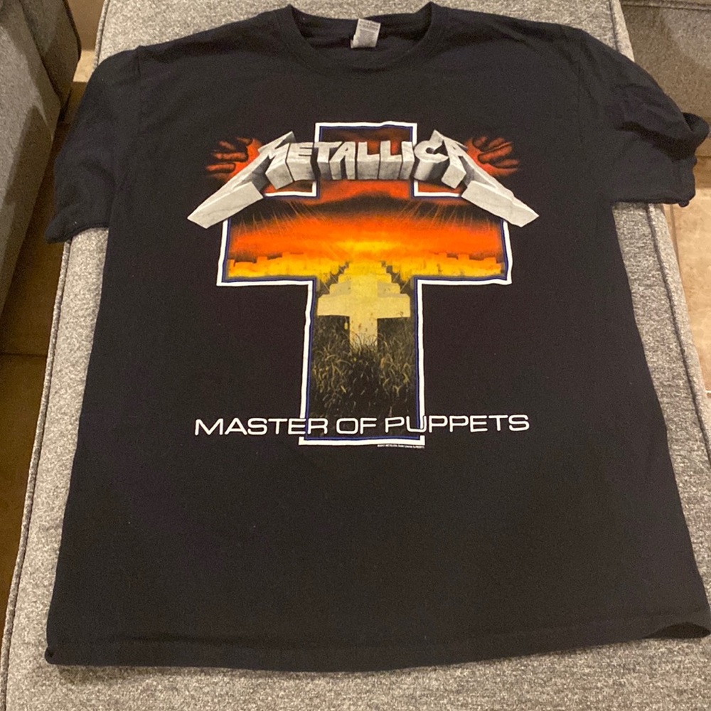 Mens Metallica tee size large